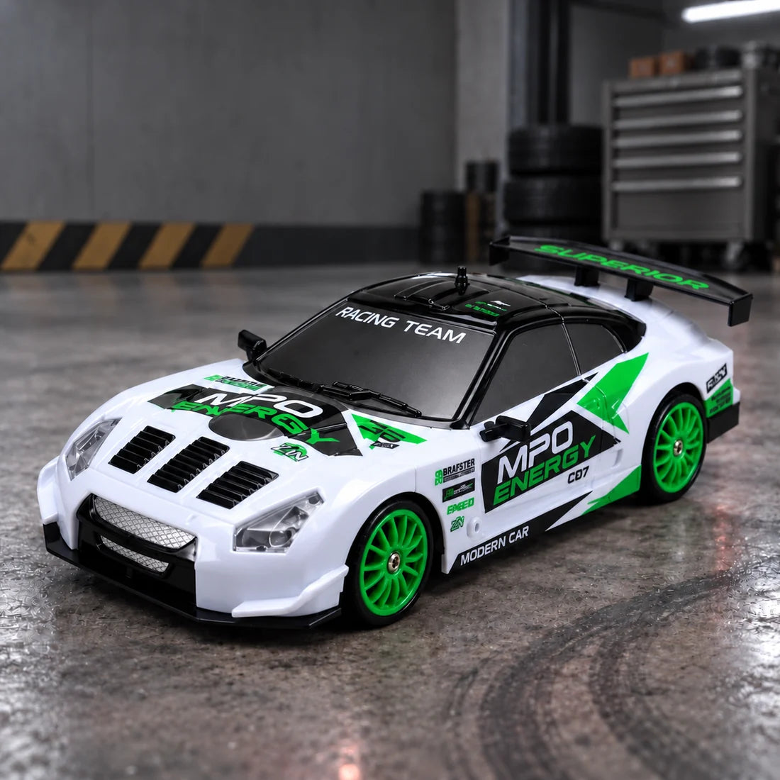 Autek Standard – Klasyczne auto RC do driftu